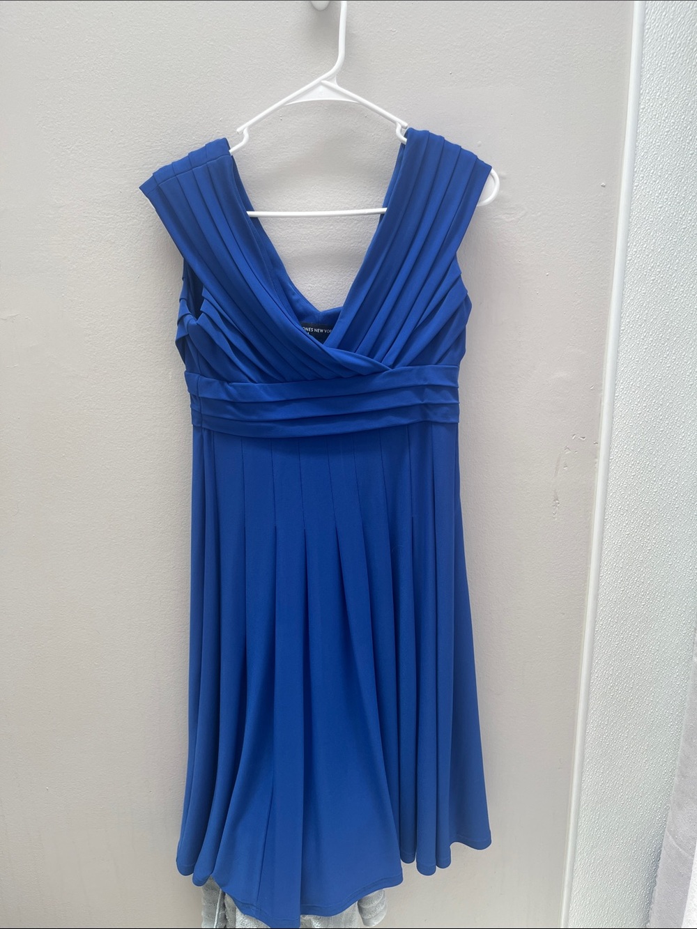 Jones New York Cobalt Blue Pleated V-Neck Midi Dress